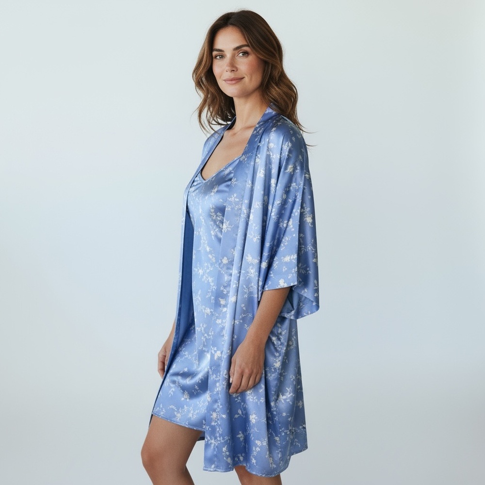 Morgan Taylor Intimates Light Blue/White Floral Robe and Short Gown Size L